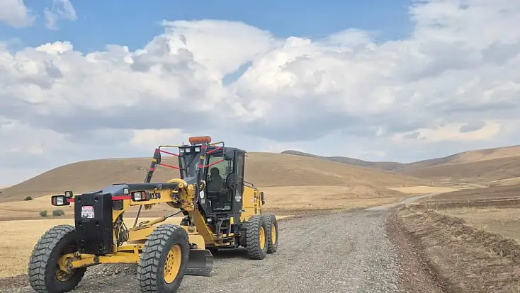 Tutak’ın köylerinde yollar artık daha konforlu olacak