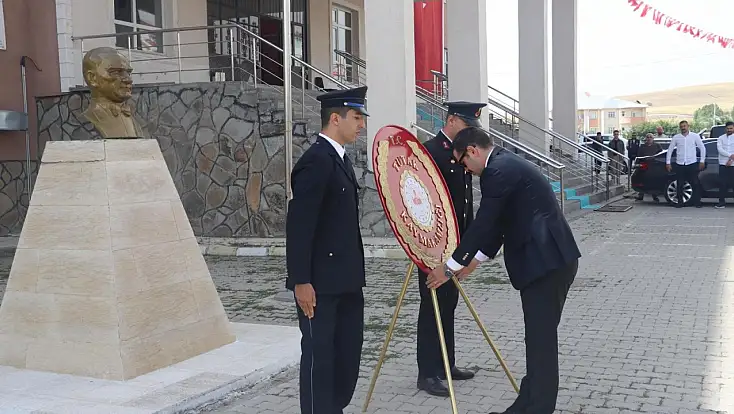 Tutak’ta 30 Ağustos Zafer Bayramı düzenlenen törenle kutlandı