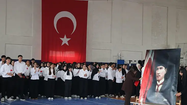 Tutak'ta Cumhuriyet'in 103. yılı renkli gösterilerle kutlandı
