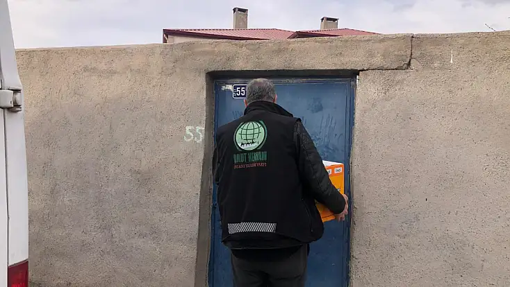 Umut Kervanı 20 aileye ulaştı: Doğubayazıt'ta gıda desteği dağıtıldı