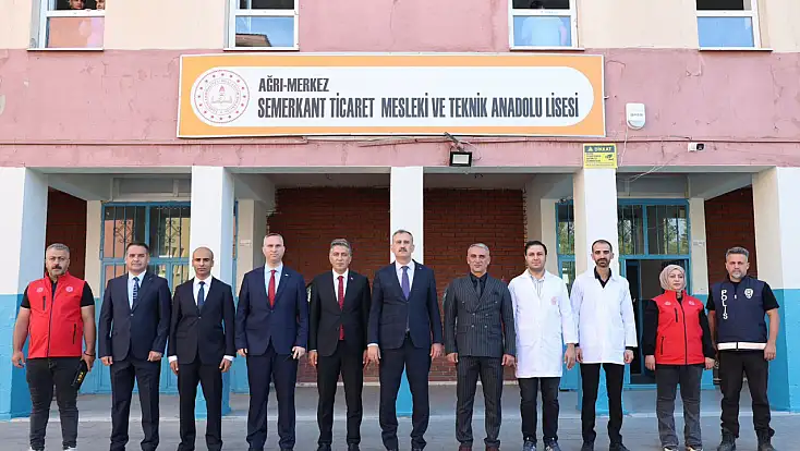 Vali Bozkurt Ağrı’daki okullarda güvenlik ve eğitim ortamını inceledi