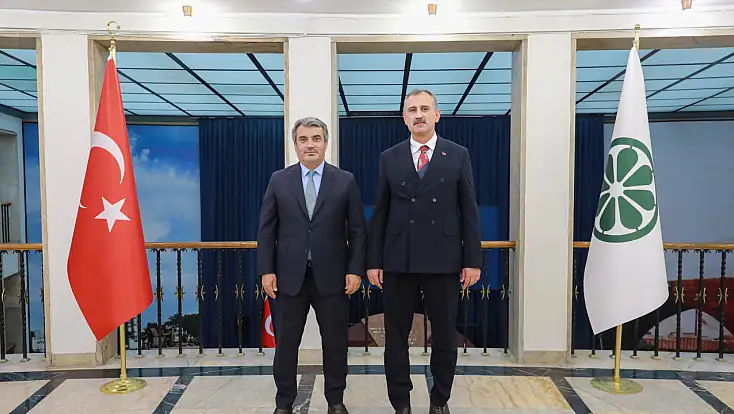 Vali Bozkurt Türkşeker Genel Müdürü Muhiddin Şahin'e ziyaret etti