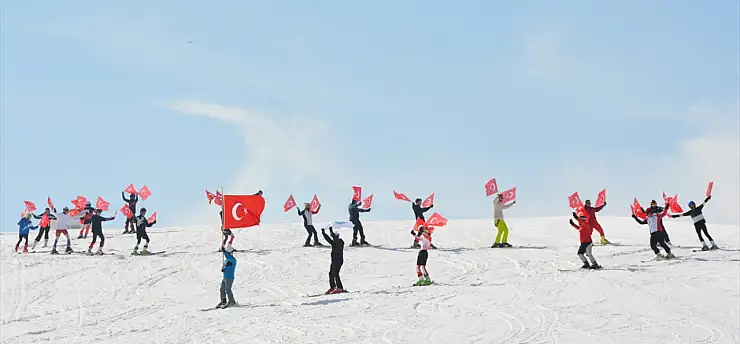 Bitlis'te kar festivali coşkusu