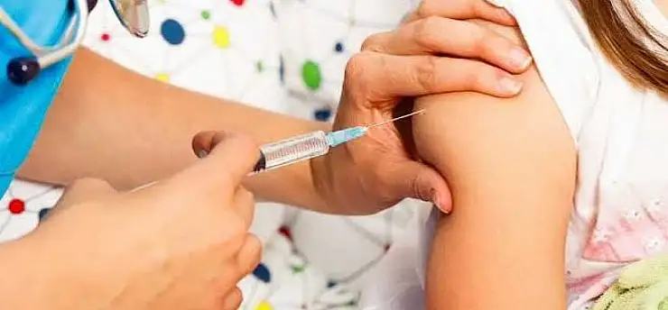 Çocukluk çağı aşıları ciddi hastalıklara karşı koruma sağlıyor