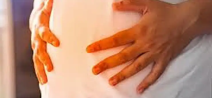 Geçmeyen karın şişkinliği yumurtalık kanserinin işareti olabilir