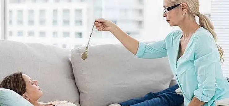 Hipnoz beynin dikkat ve algı süreçlerini etkileyebiliyor