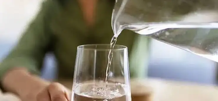 İdrar kaçırmamak için suyu azaltmak sağlığı tehdit edebilir