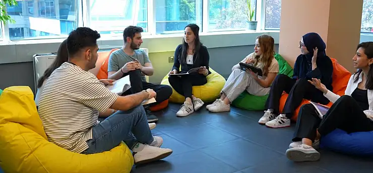 Yapay zekâ sosyal bilimcilere yeni kariyer alanları açıyor