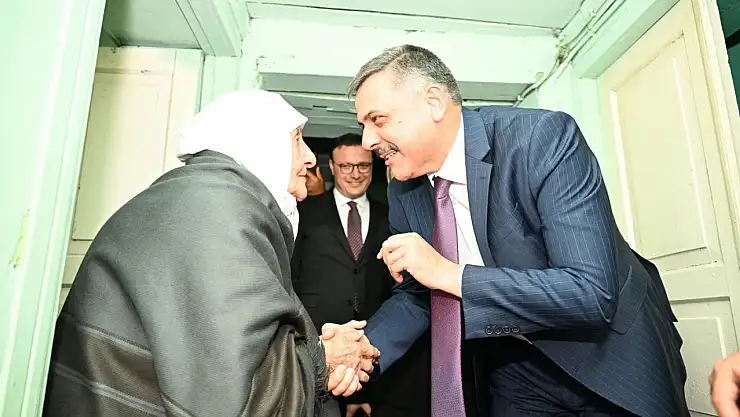 102 Yaşındaki Mühibe Nine'ye Anlamlı Ziyaret: Vefa ve Saygı Dolu Bir Buluşma