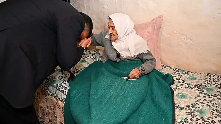 102 Yaşındaki Nuriye Kayaoğlu'na Anlamlı ve Özel Ziyaret Gerçekleşti