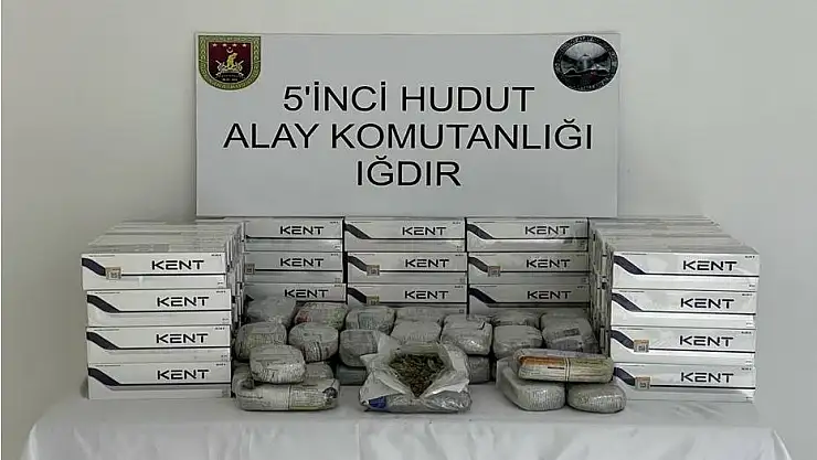 İran sınırında kaçak sigara ve esrar operasyonu