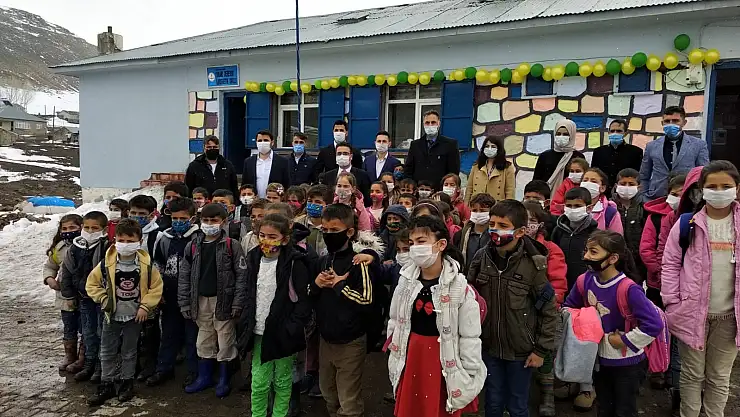 Hamur'da atıl binadan yeni okul yapıldı