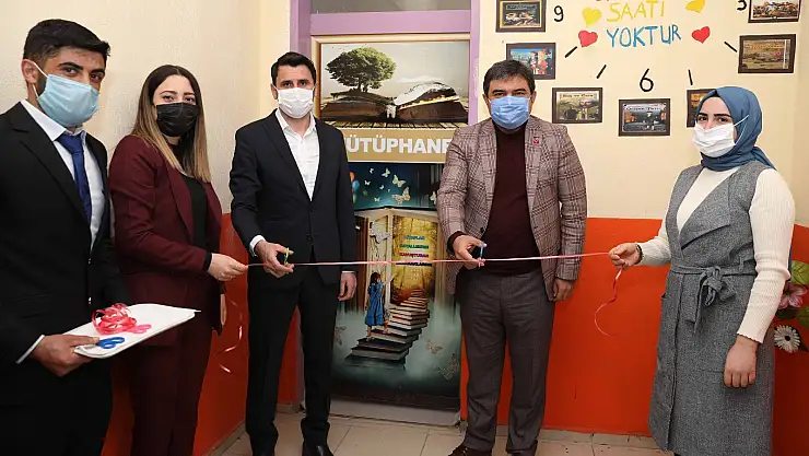 Canşi, çalışmalarıyla binlerce öğrenciye umut oldu