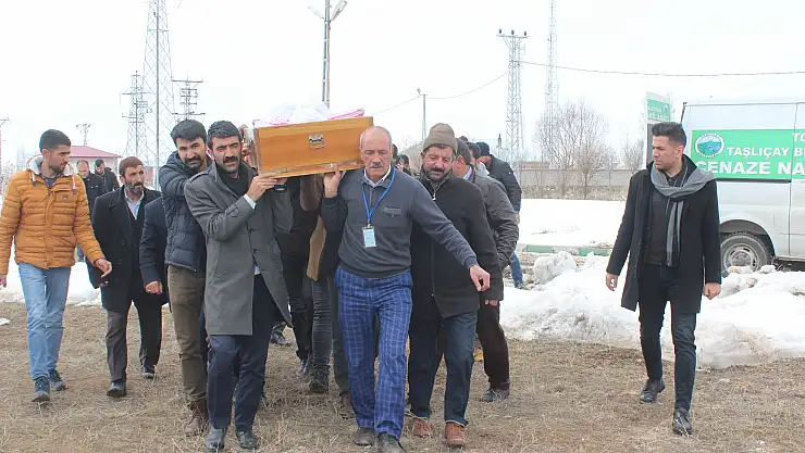 Sahipsiz cenazeye Ağrı halkı sahip çıktı