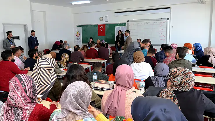 Ağrı'da Osmanlıca sınavına yoğun ilgi