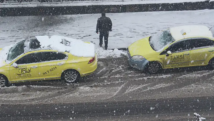 Ağrı bir kez daha beyaz gelinliğini giydi