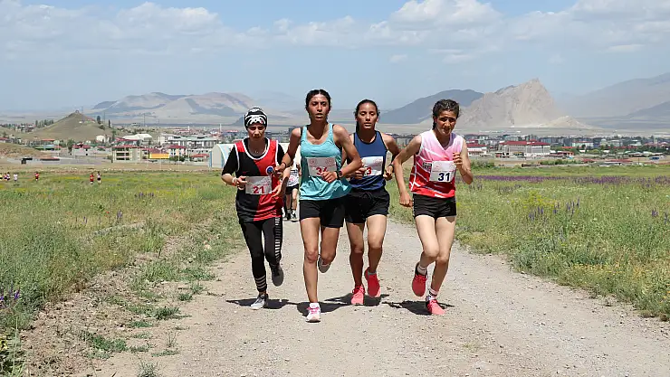 Türkiye Dağ Koşusu Şampiyonası İshak Paşa Sarayı'nda yapıldı
