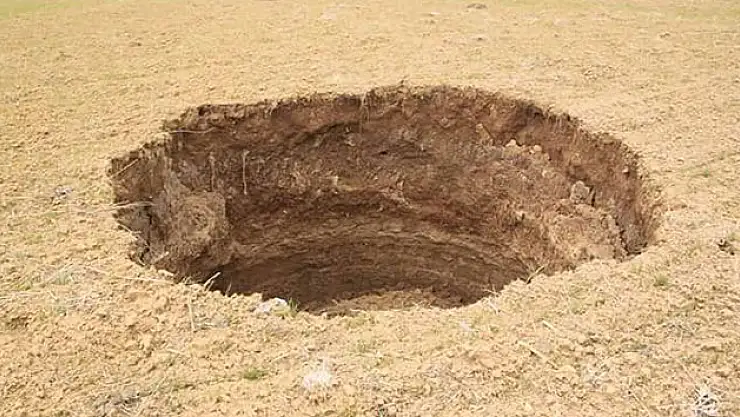 Sivas'da dev obruk oluştu