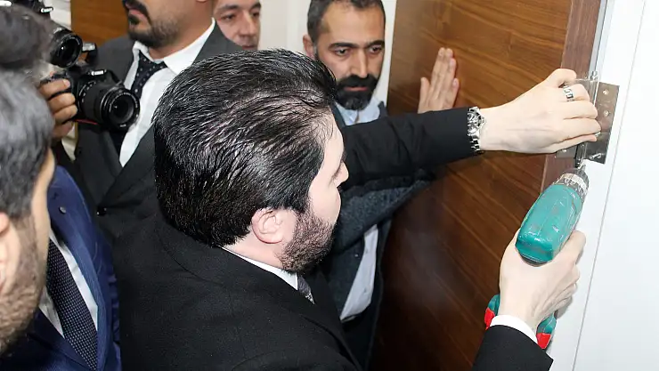 Ağrı Belediyesi'nde artık kapı olmayacak!