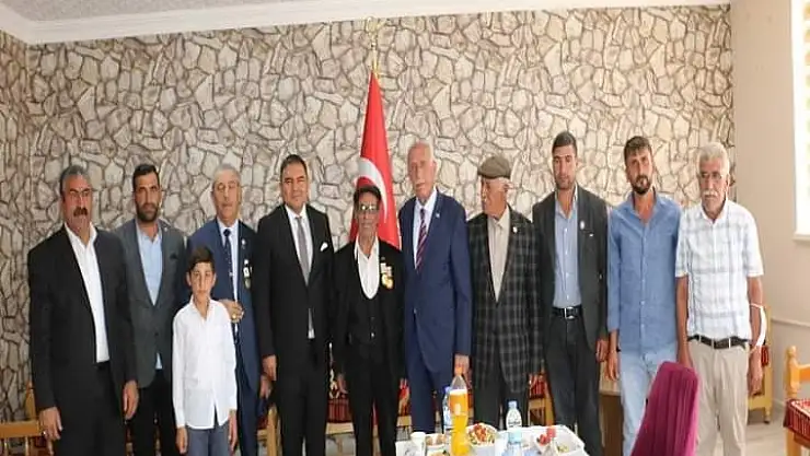 Kaymakam Balcı, hem duygulandı hem duygulandırdı