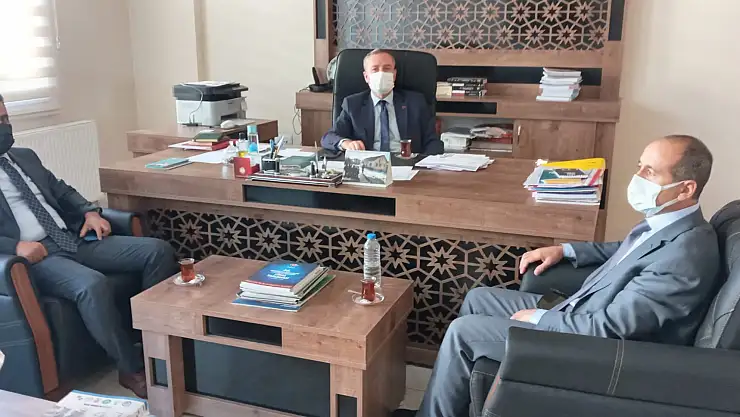 Ağrı Milli Eğitim Müdürü Kökrek'ten okul ziyaretleri