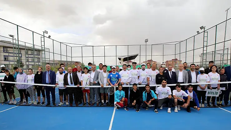 Ağrı'da Ağrı Dağı Tenis Turnuvası başladı
