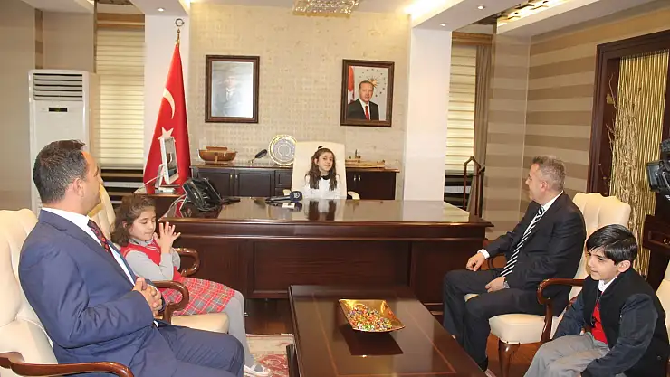 Vali Koltuğuna Oturan Öğrenciden ilk talimat!