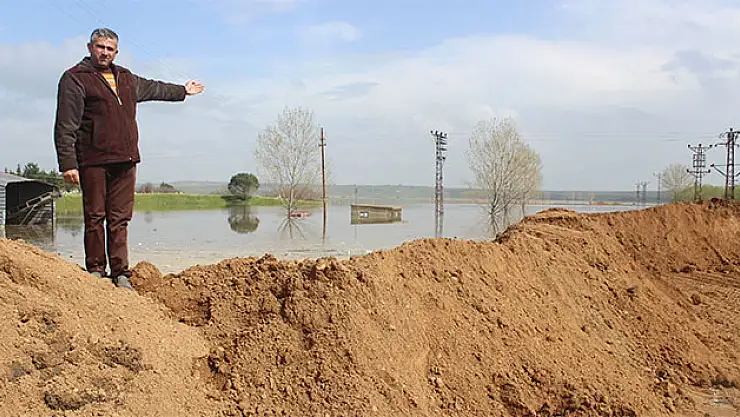 Köylüler korkudan evlerine giremiyor