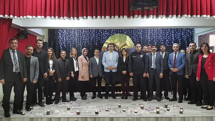 Hamur'da şiir dinletisi