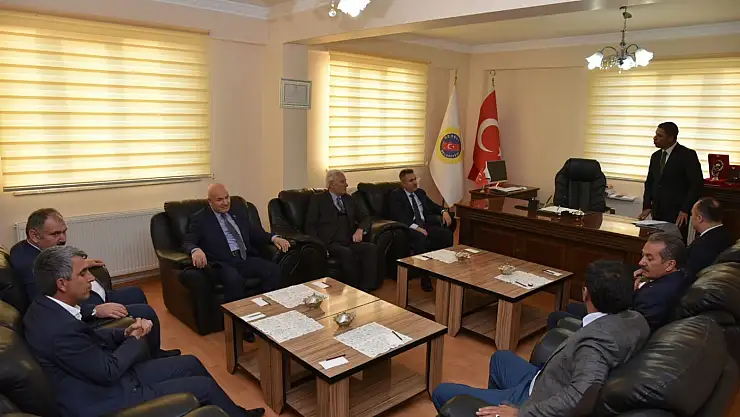 Vali Elban belediye başkanları ile görüştü