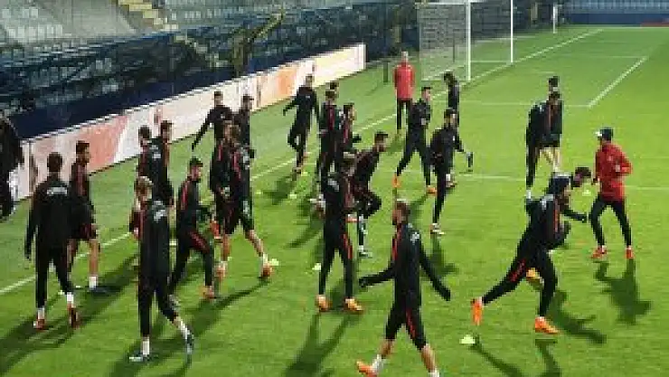 Milliler tutunamadı