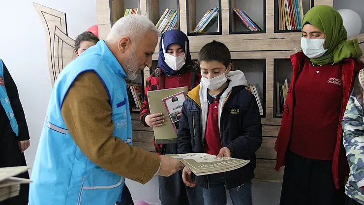 Ağrı'da 'Gönül Kütüphanesi' kuruldu