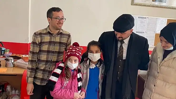Ağrı'da ihtiyaç sahibi öğrencilere yardım