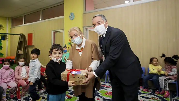 Rektör Karabulut, Anaokulu Öğrencileriyle Bir Araya Geldi