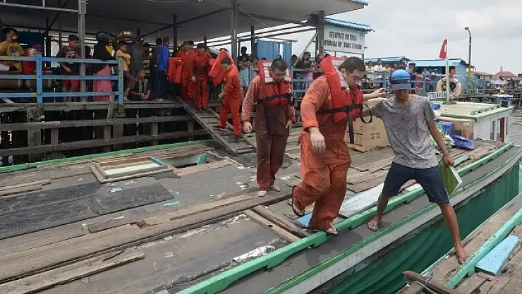 O gemi yandı, ölüler var