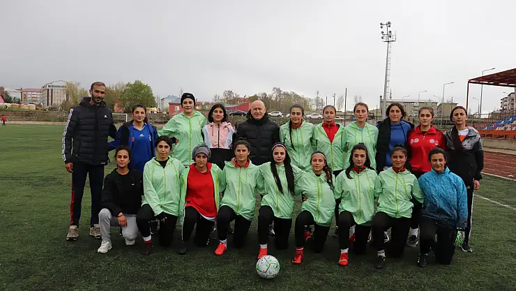 Ağrı'nın şampiyon kızları 2.lig için hazırlıklarını sürdürüyor