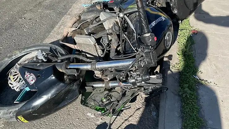 Ağrı'da motosiklet kazası 3 yaralı