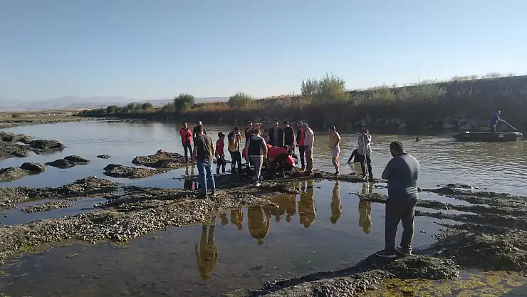 Ağrı'da derede serinlemeye çalışan 2 kardeş boğularak hayatını kaybetti