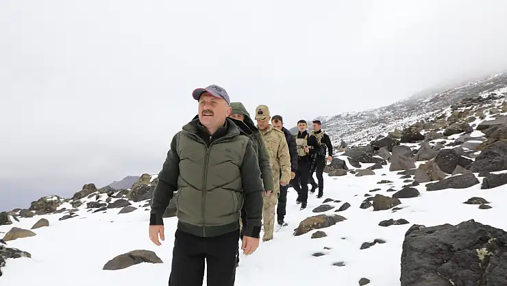 Ağrı Valisi Varol, terörden temizlenen Ağrı Dağı'nda yol açma çalışmalarını inceledi