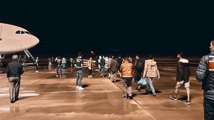 Ağrı'da 2 bin 357 düzensiz göçmen sınır dışı edildi