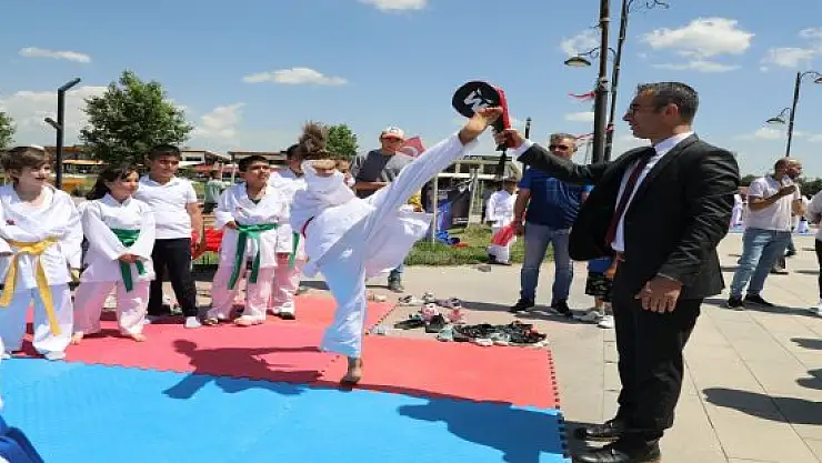 Ağrı'da Spor Okulları ve Engelsiz Spor Okulları görkemli törenle açıldı