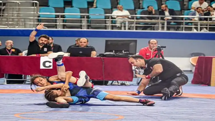 Güreşin Sultanı Şirin Kahraman Türkiye Şampiyonu Oldu