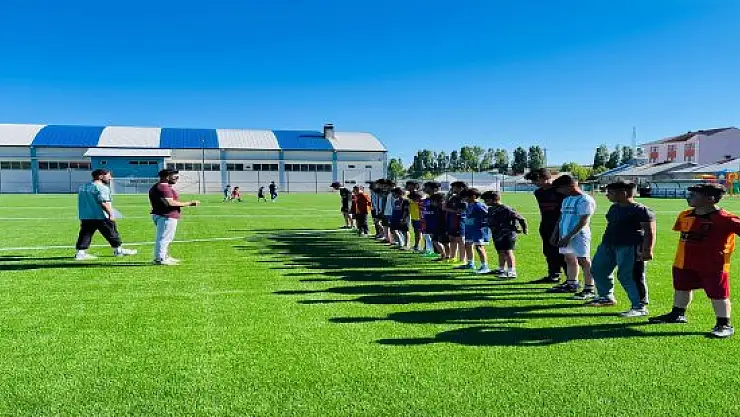 Ağrı'da öğrencilere spor eğitimi veriliyor