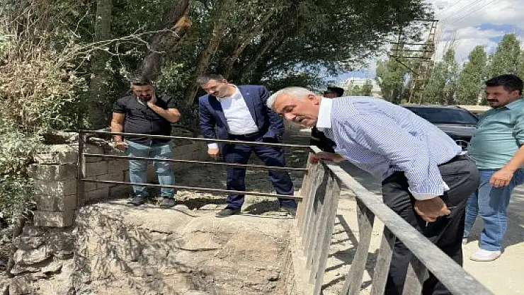 Diyadin'de sel sonrası altyapı çalışmaları devam ediyor