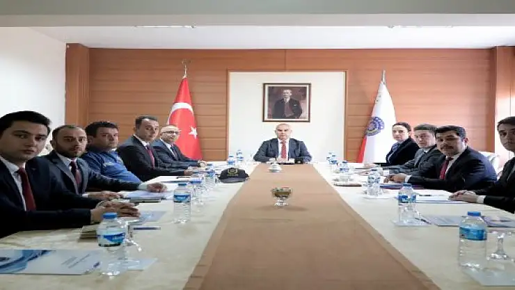 Ağrı Valisi Mustafa Koç, güvenlik birimlerini ziyaret etti