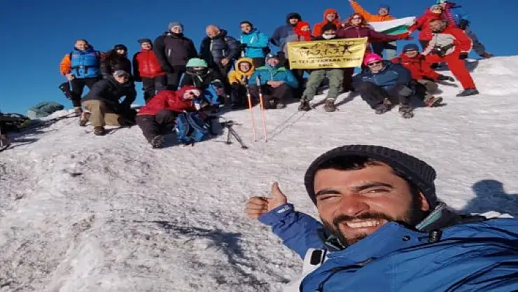 Ağrı Dağı zirvesi boş kalmıyor