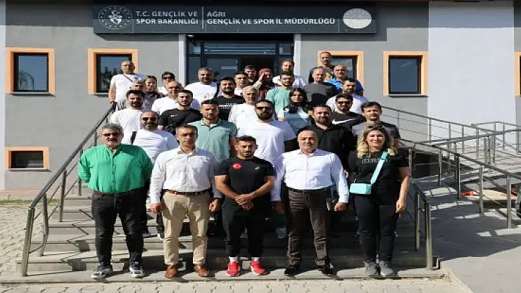Ağrı Gençlik ve Spor İl Müdürlüğü, yeni sezon öncesi antrenörleri ile toplantı yaptı