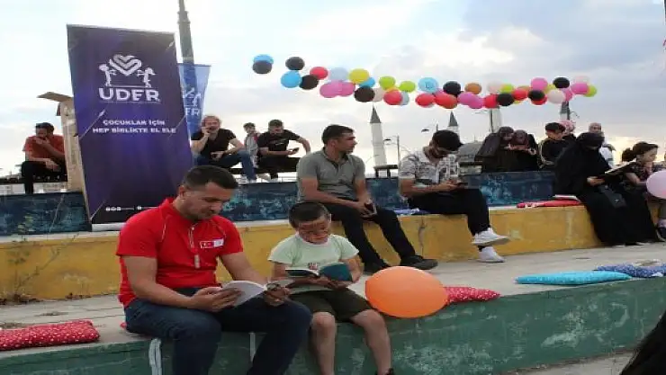 Ağrı'da çocuklar kitap okuma gününü kutladı