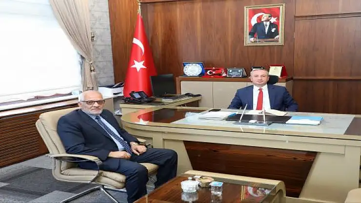 Ağrı'da 42 yıl eğitim veren öğretmen Rıfat Doğan emekli oldu