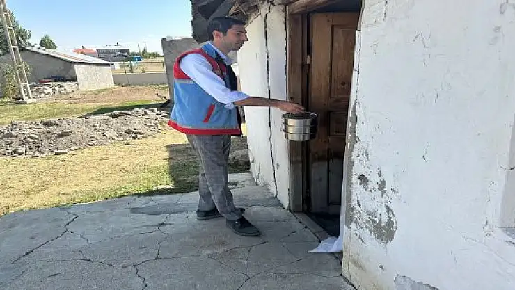 Hamur'da ihtiyaç sahiplerine sıcak yemek projesi